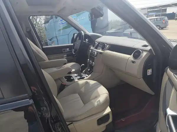 Land Rover Discovery 2012