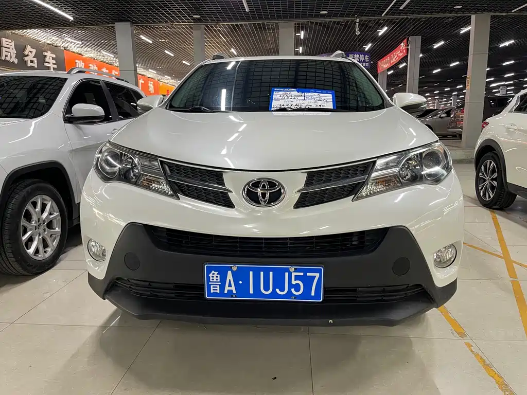 Toyota RAV4 2016 — фото 2