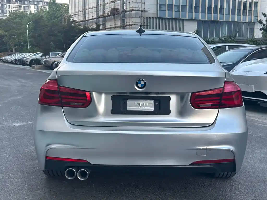 BMW 3 Series 2019 — фото 14