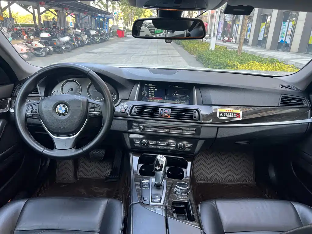 BMW 5 Series 2014 — фото 11