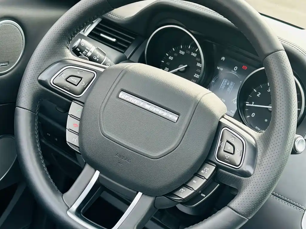 Land Rover Evoque 2019 — фото 15