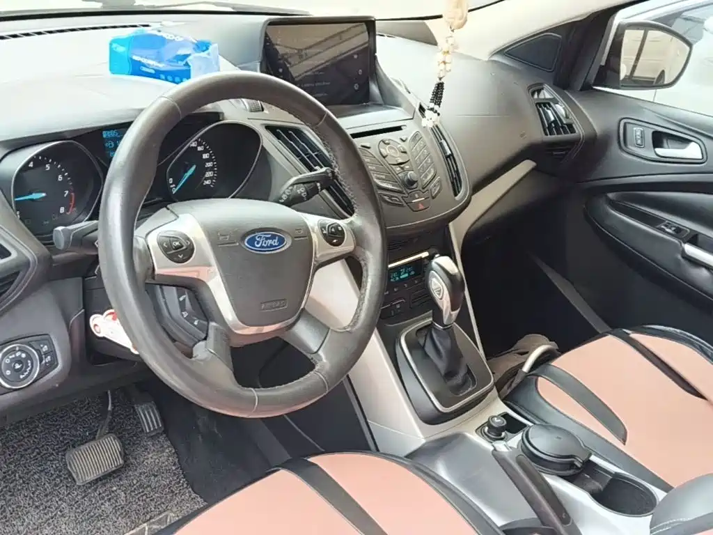Ford Kuga 2014 — фото 10