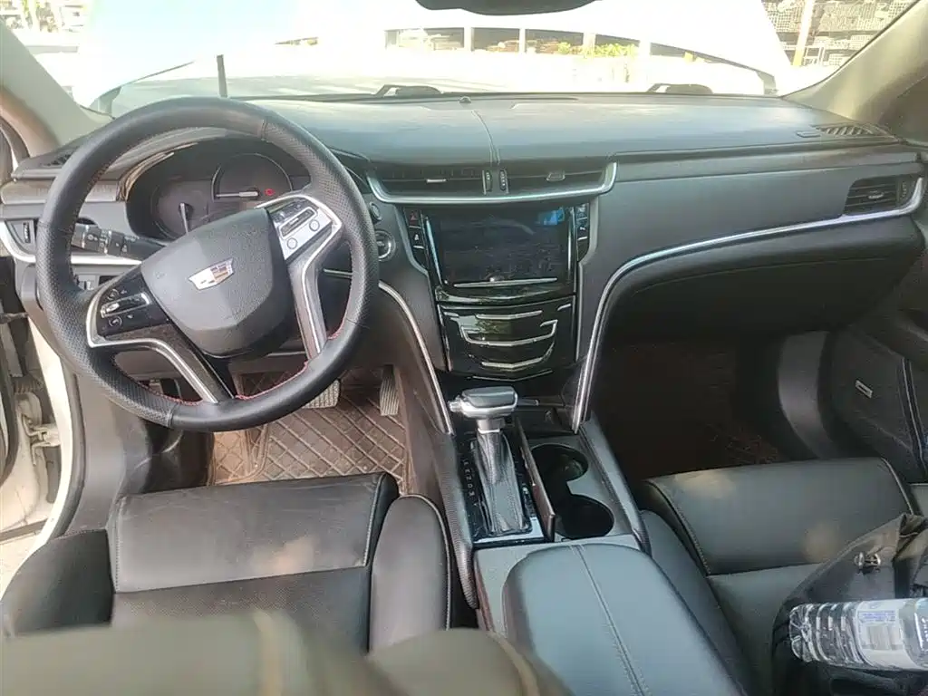 Cadillac XTS 2017 — фото 10