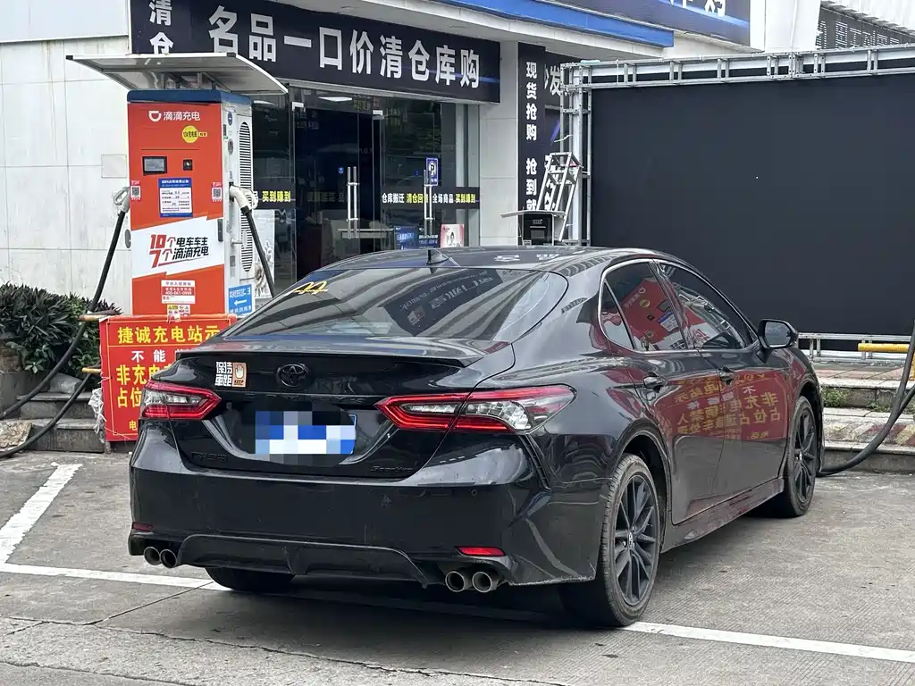 Toyota Camry 2023 — фото 5