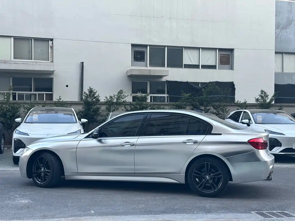 BMW 3 Series 2019 — фото 17