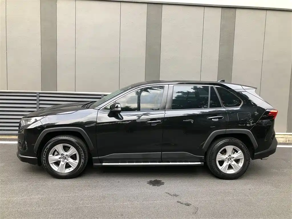 Toyota RAV4 2020 — фото 11