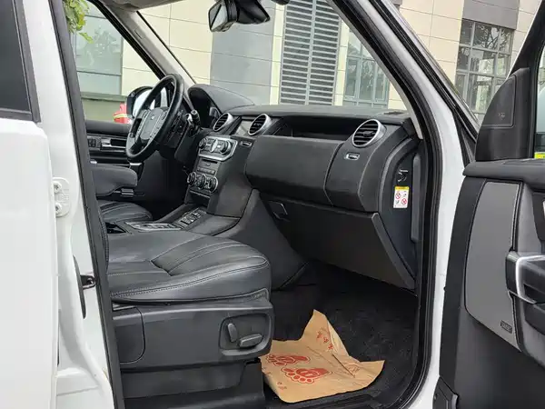 Land Rover Discovery 2016