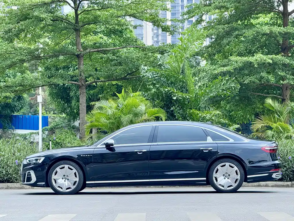 Audi A8 2022 — фото 4