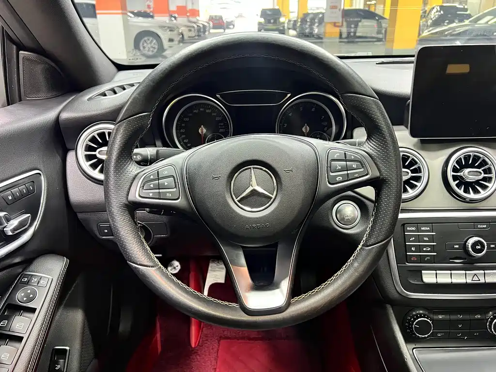 Mercedes-Benz CLA 2018 — фото 13