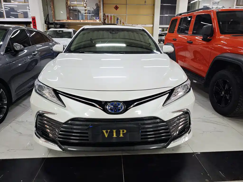 Toyota Camry 2021 — фото 2