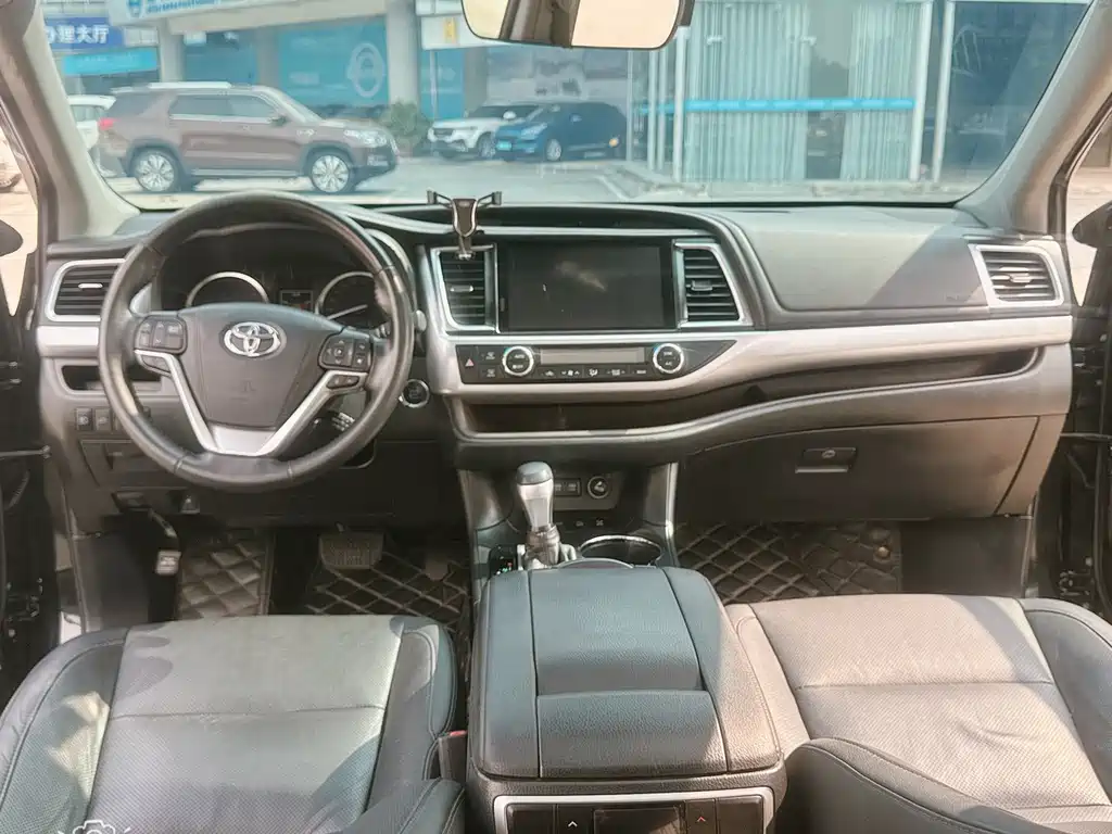 Toyota Highlander 2020 — фото 14