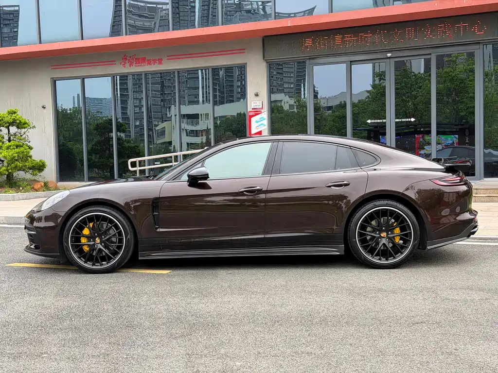Porsche Panamera 2018 — фото 5