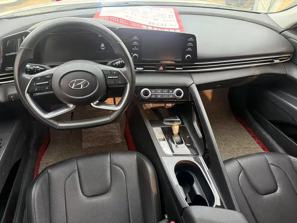 Hyundai Elantra 2022