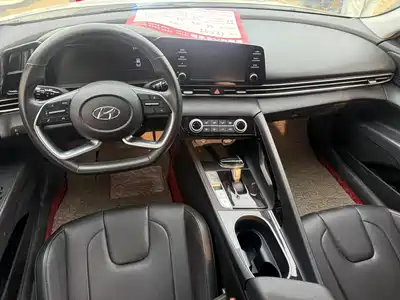 Hyundai Elantra 2022
