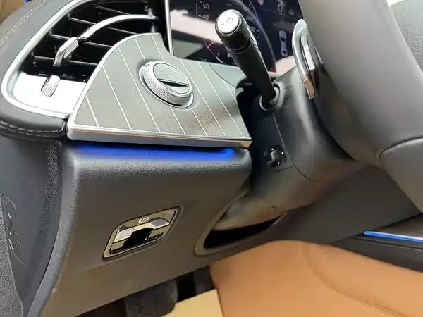 Mercedes-Benz E-Class 2025