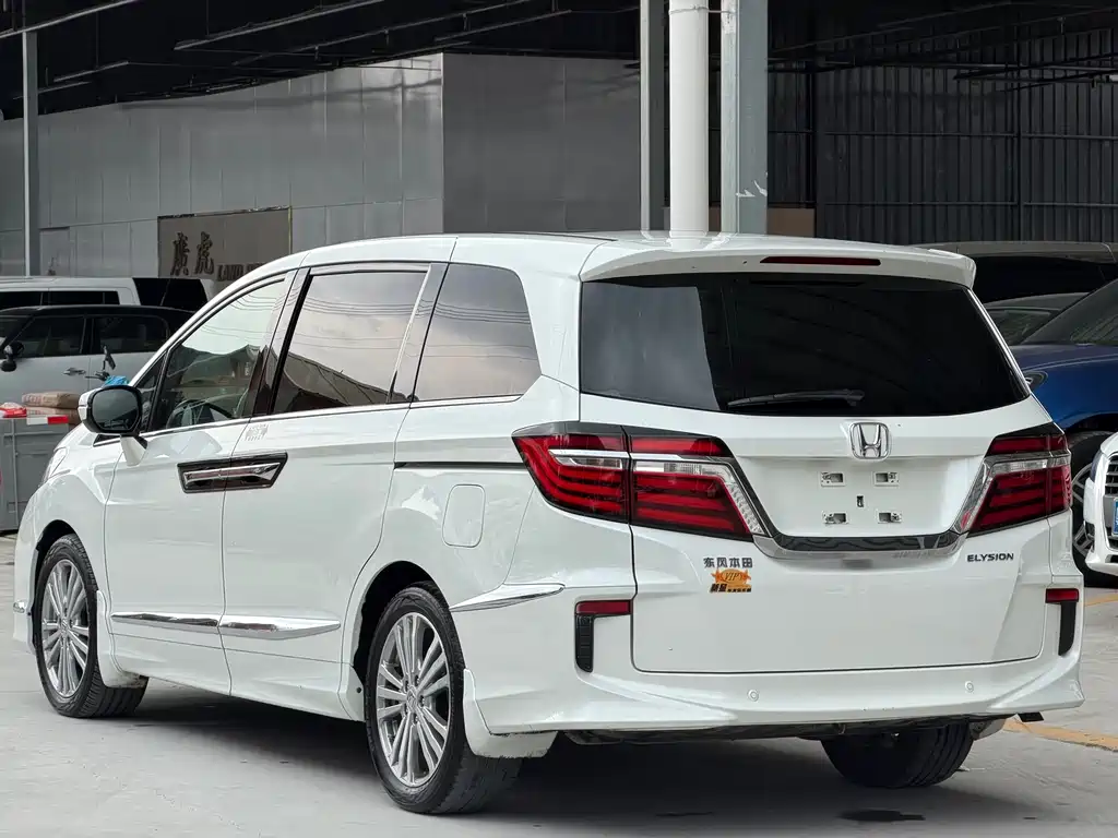 Honda Elysion 2016 — фото 10