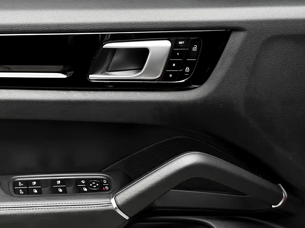 Porsche Cayenne 2022 — фото 11