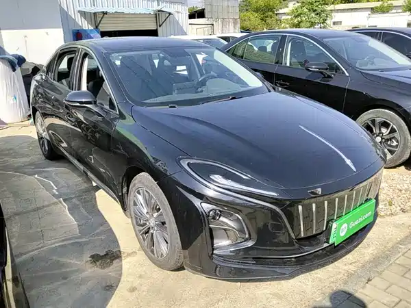 Hongqi E-QM5 2022