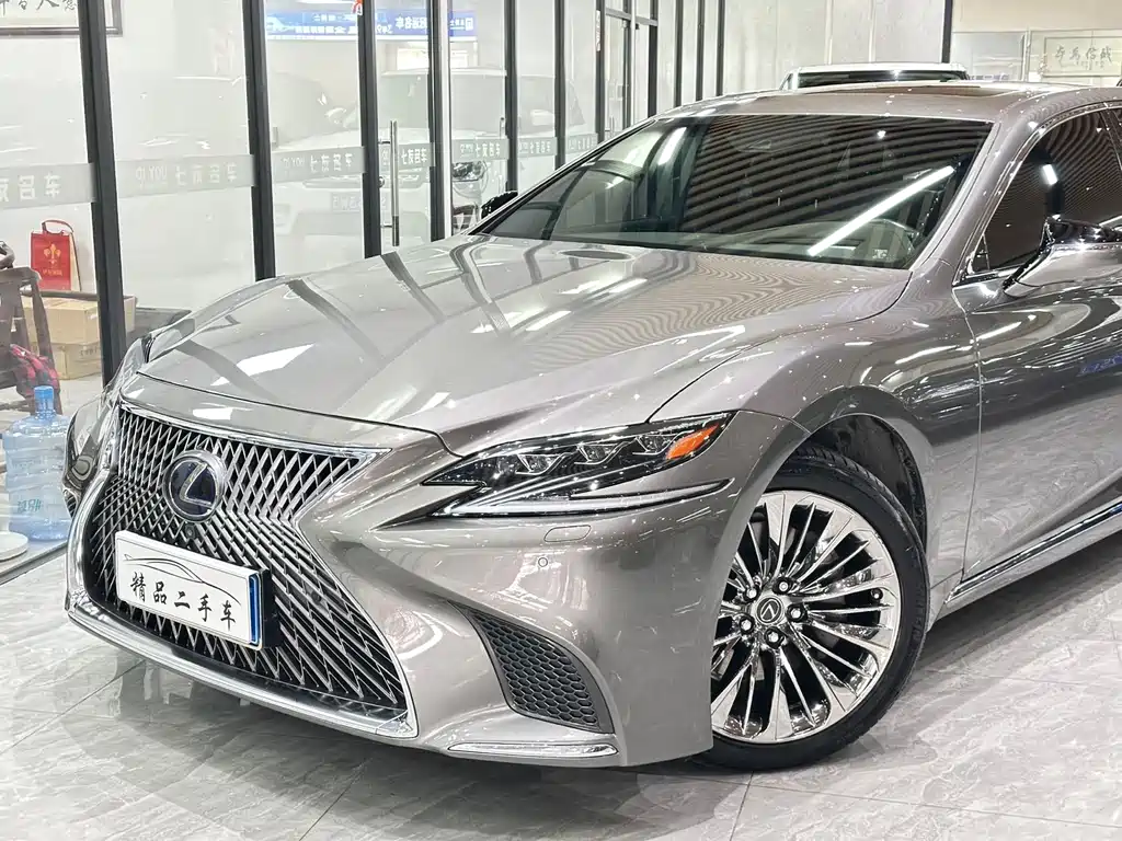 Lexus LS 2020 — фото 7