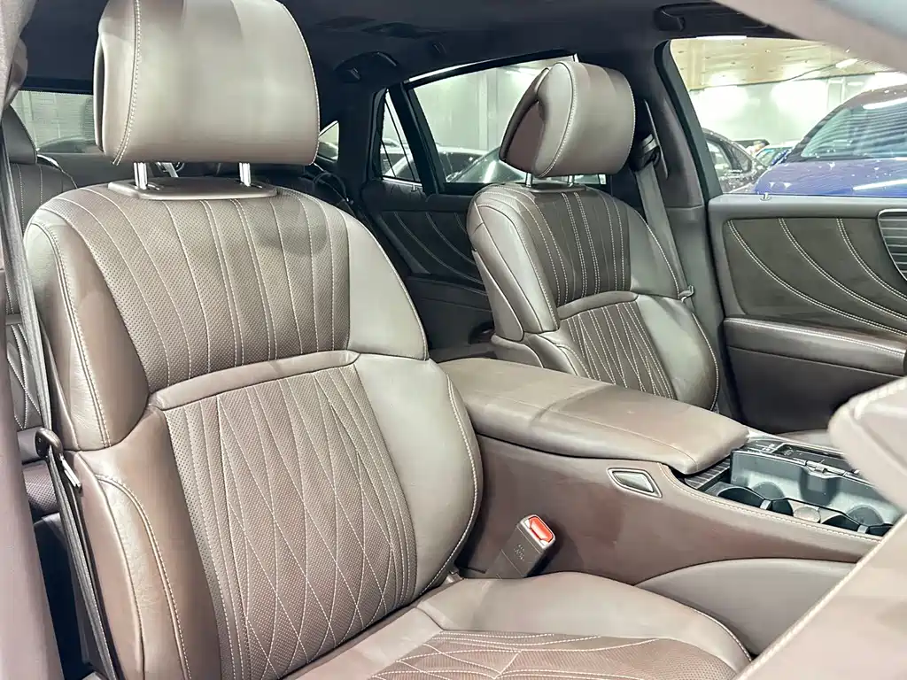 Lexus LS 2020 — фото 15