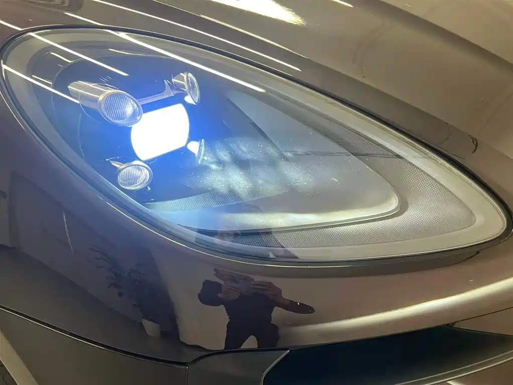 Porsche Macan 2020 — фото 17
