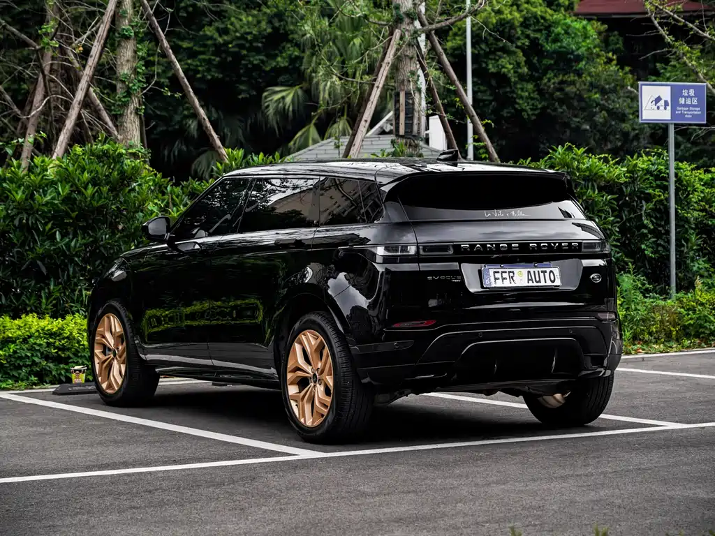 Land Rover Evoque 2024 — фото 3