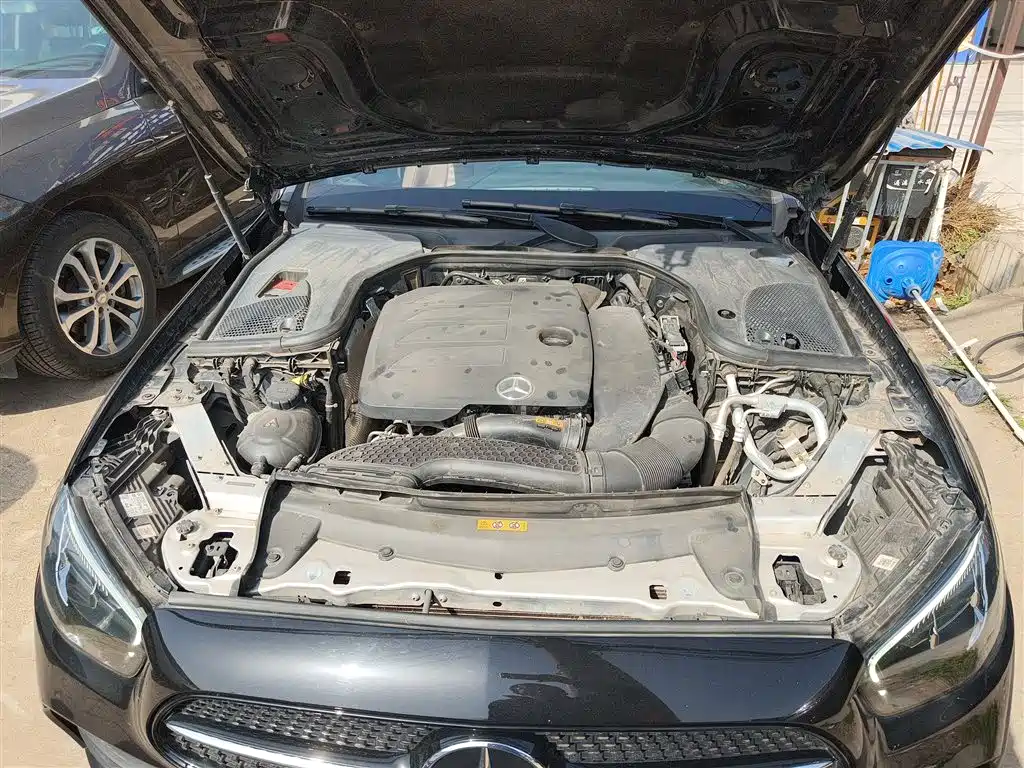 Mercedes-Benz E-Class 2022 — фото 16