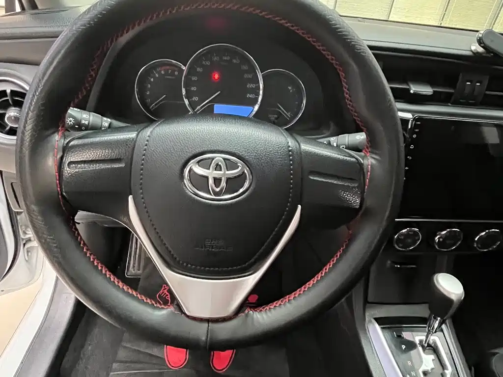 Toyota Corolla 2018 — фото 13