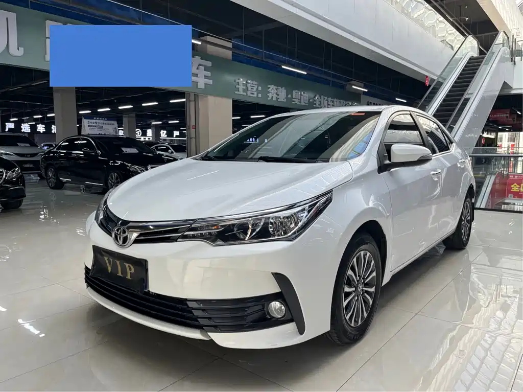 Toyota Corolla 2018 — фото 1