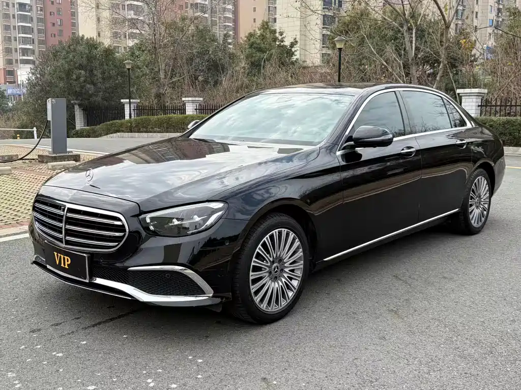 Mercedes-Benz E-Class 2022 — фото 1