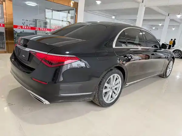 Mercedes-Benz S-Class 2025