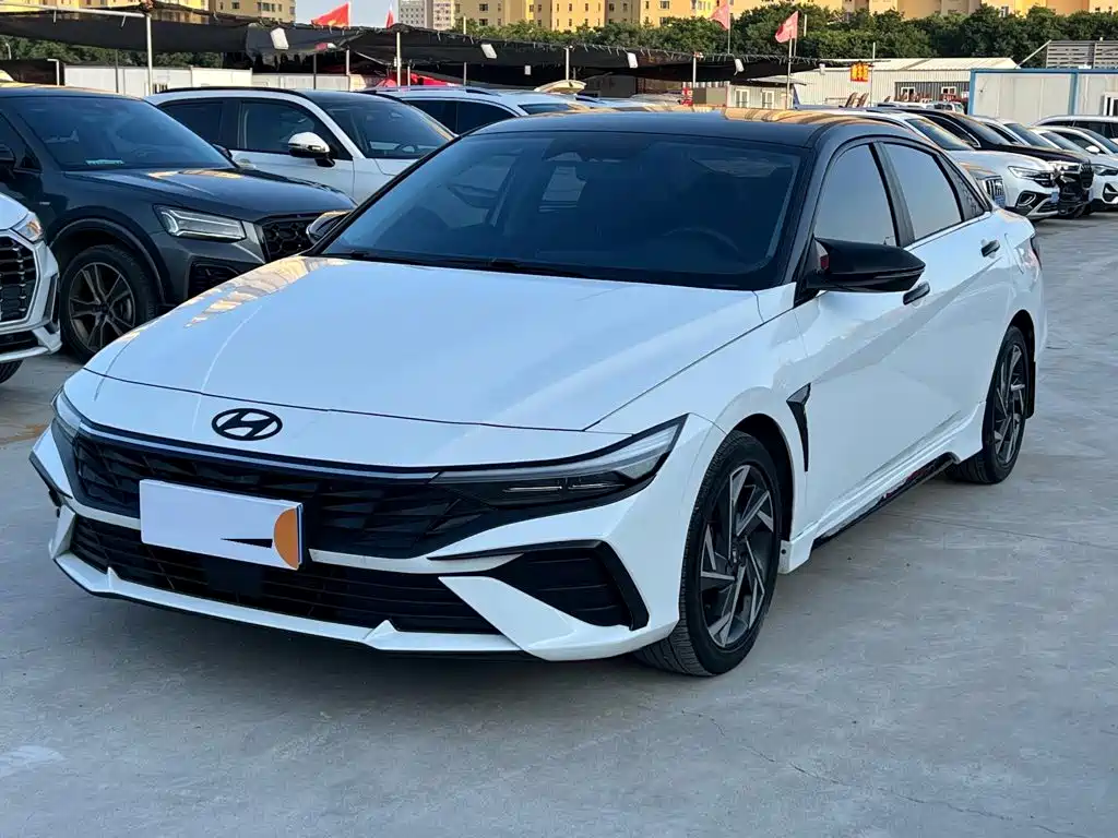 Hyundai Elantra 2023