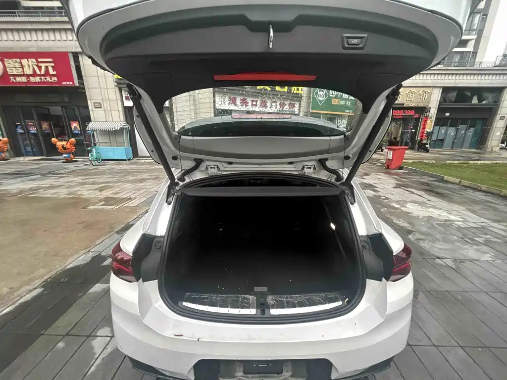 BMW X2 2024 — фото 14