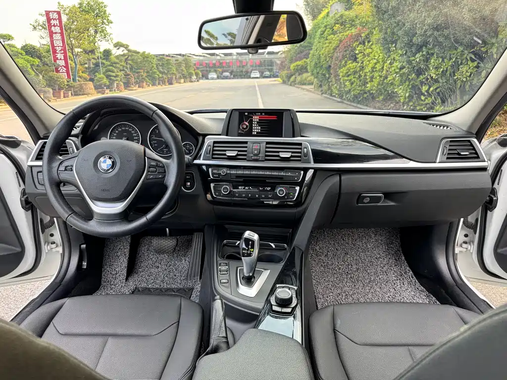 BMW 3 Series 2017 — фото 9