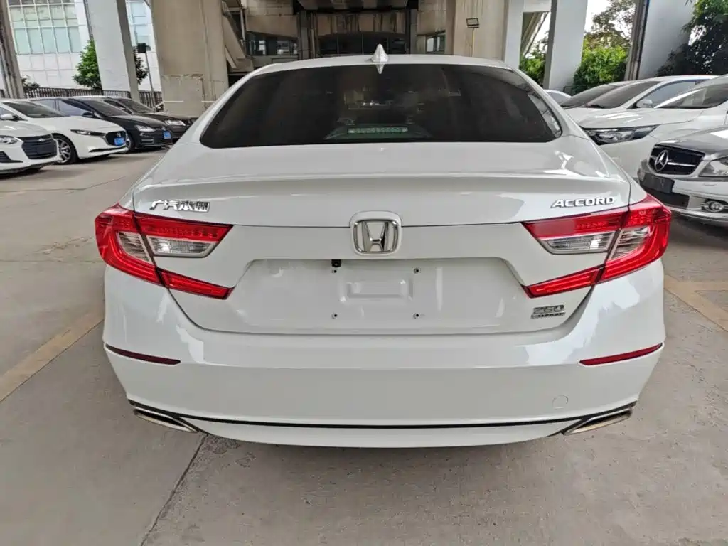 Honda Accord 2020 — фото 6