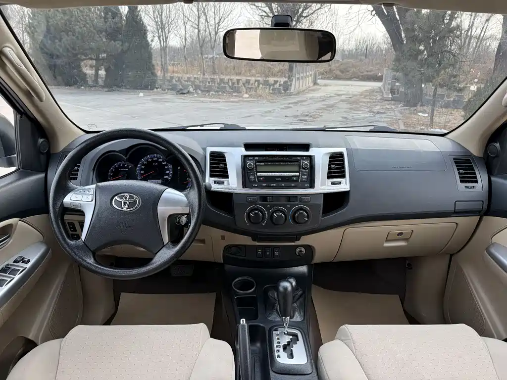 Toyota Fortuner 2016 — фото 14