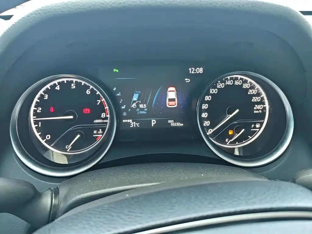 Toyota Camry 2021 — фото 18