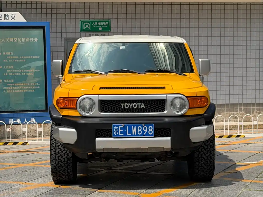 Toyota FJ Cruiser 2008 — фото 2