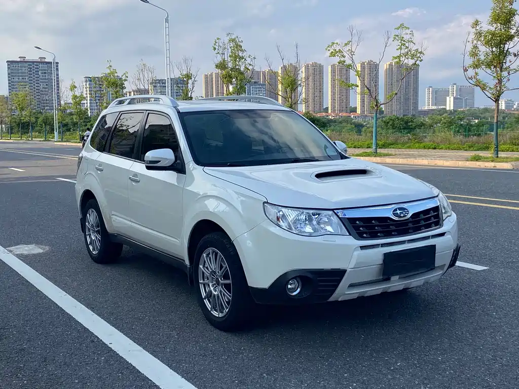 Subaru Forester 2012 — фото 3