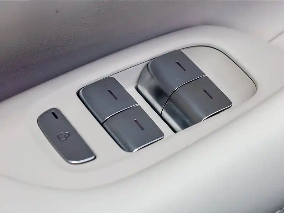 Xiaomi YU7 2025 — фото 12