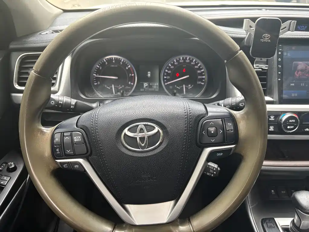 Toyota Highlander 2017 — фото 15