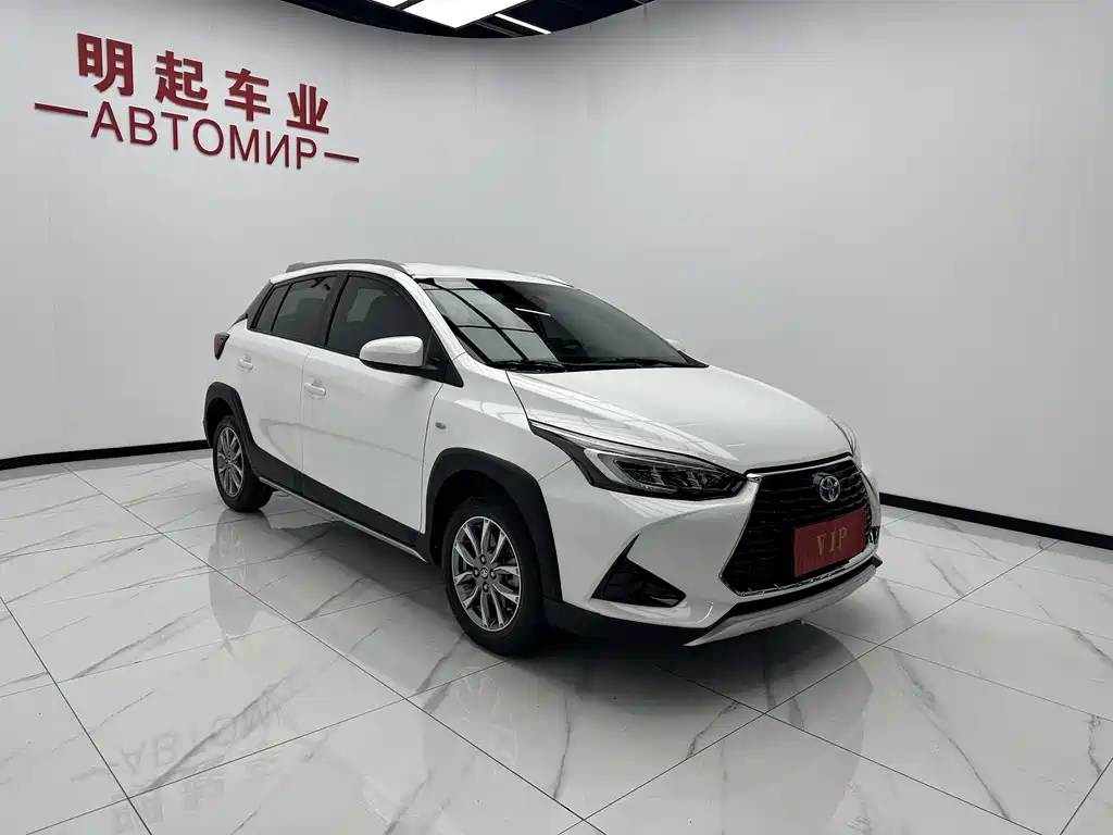 Toyota Yaris L 2022 — фото 3