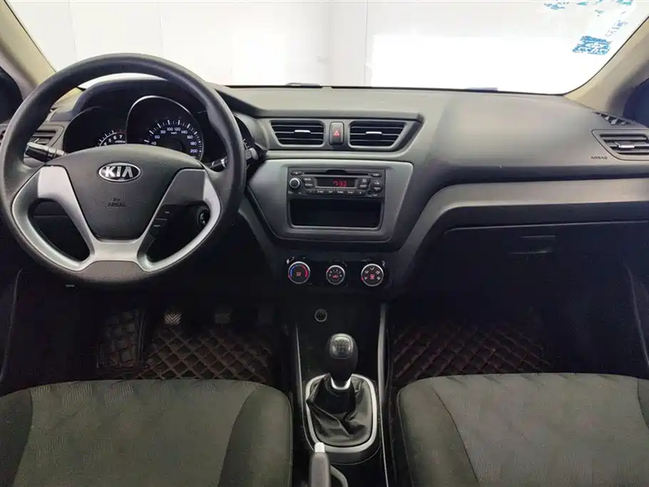 Kia K2 2016 — фото 12