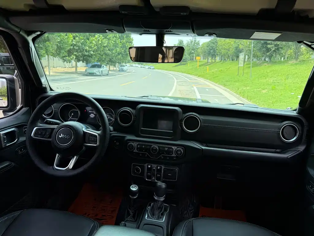 Jeep Wrangler 2019 — фото 11