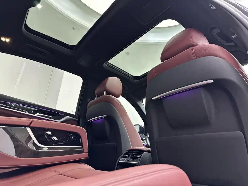 BMW 5 Series 2019 — фото 15