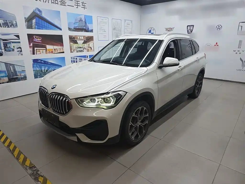 BMW X1 2021 — фото 1