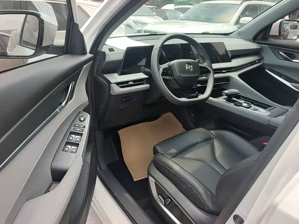 Changan CS75 PLUS 2023 — фото 16