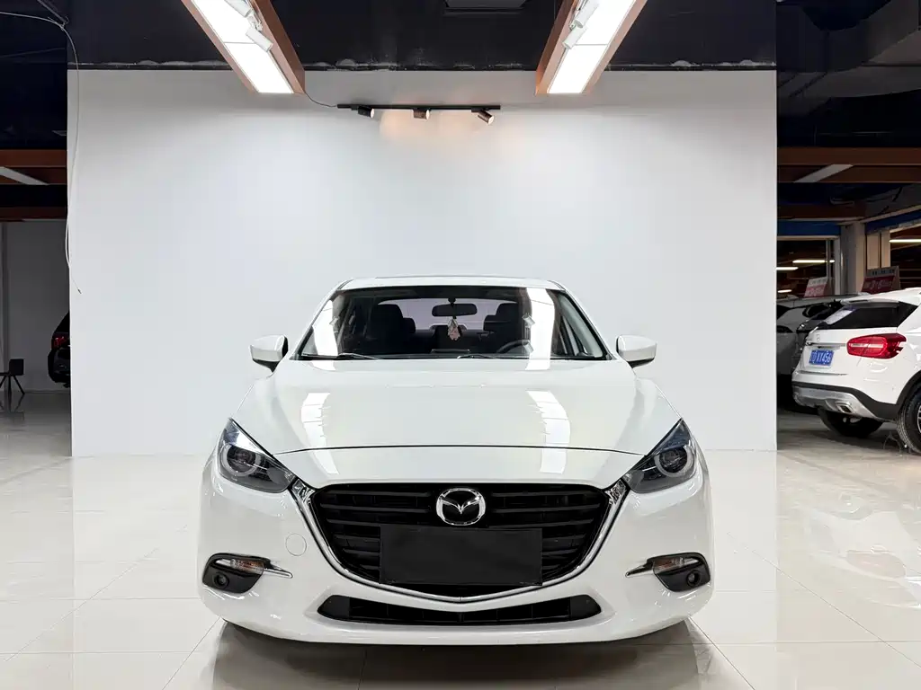 Mazda 3 Axela 2018 — фото 2