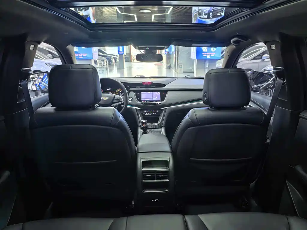Cadillac XT5 2020 — фото 12