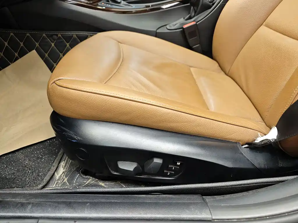 BMW 3 Series 2011 — фото 10
